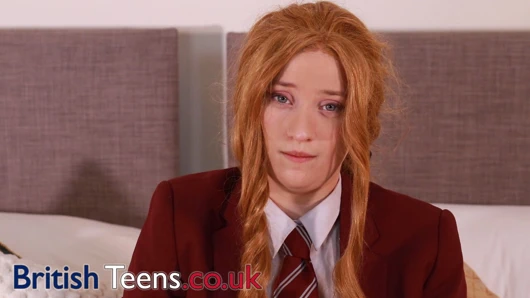 Gösterişli İngiliz 18 yaşındaki ilk kız öğrenci 31 talimatı