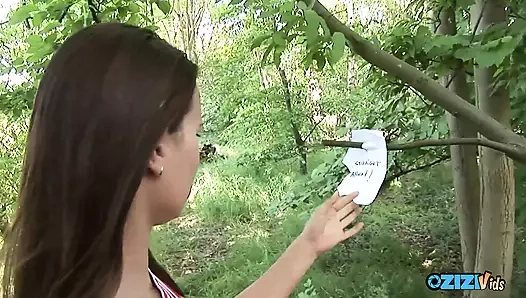 İpuçlarını takip et ve sıkı götünü sert siktir