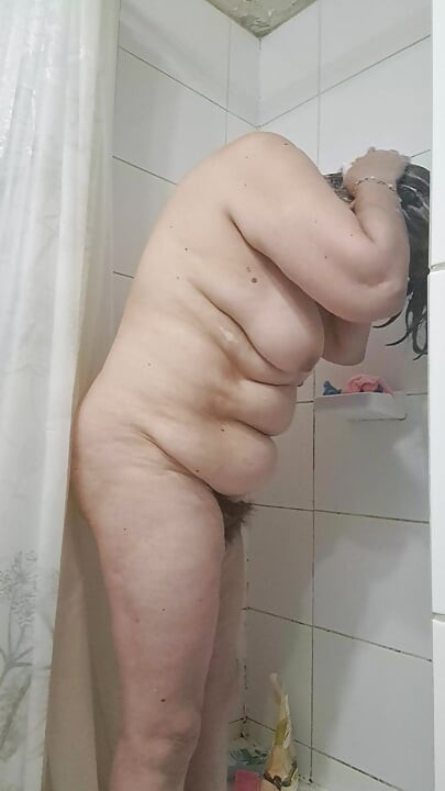 Kıllı kabuğumu yıkıyorum saç var