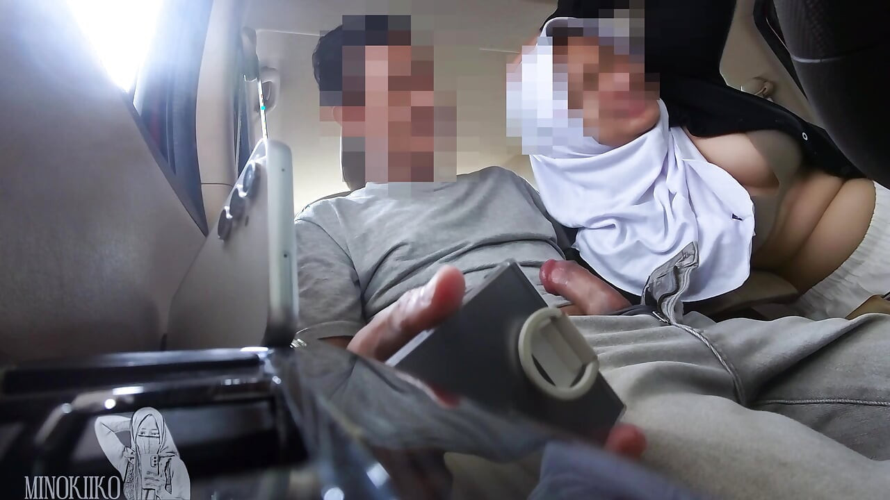 Tesettürlü baldızım geç kalıyor, ona yardım etmek için bana bir araba sakso çekiyor - minokiiko