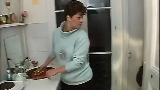 Nine götünde taze et istiyor