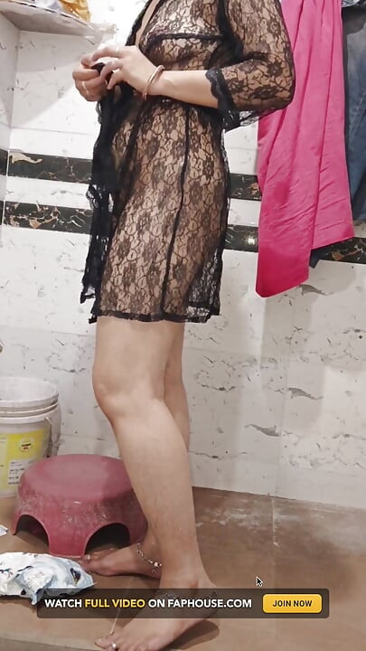 Priya bhabi boyalı lengir gösterisi olmadan
