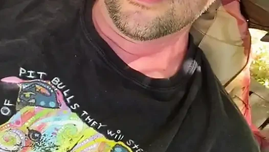 Dışarıda yarağımla oynuyor