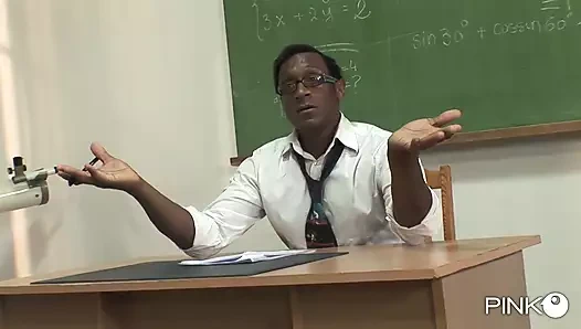 Profesör Büyük Willy listesiz ve istekli öğrenciyi sikiyor