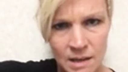 Üvey anne amına dokunuyor