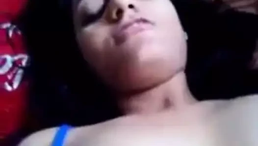 Sevgilim benim için video çekiyor