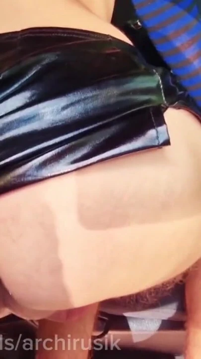 yolda etekli sevimli bir twink'i siktim ve taksimde prezervatifsiz, cruise'da onu siktim. | Klip 1
