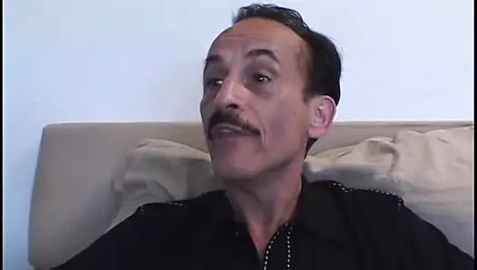 yaramaz esmer alır dövülerek gelen arkasından süre emme horoz