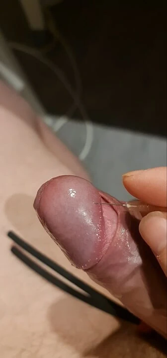 Pompalarla bitirdi ve ilk iğne deneyi