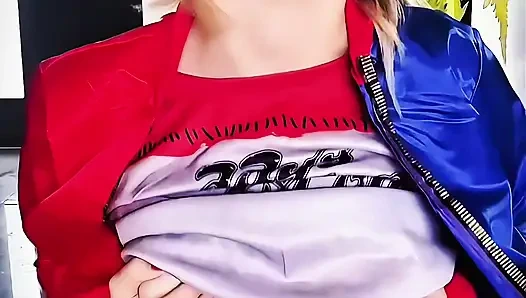 Harley Quinn Marvel Beyzbol Sopası Yapıştırıyor