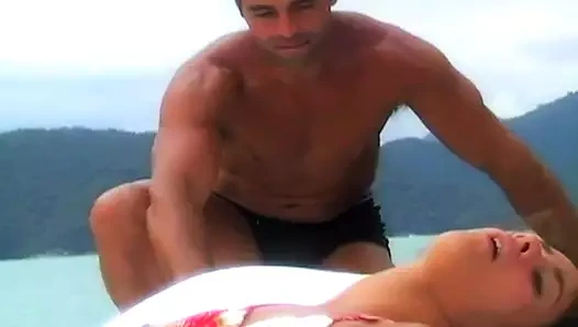 Anal şehvet içinde bir derin nüfuz sahne ile anal ve oral seks