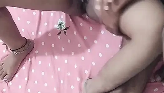 Güzel desi karım süper romantik yatak odası havası ve sevimli konuşmalar