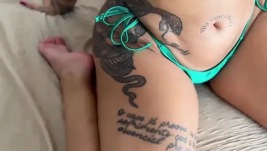 Youtube'un sildiği üvey kız kardeşimle gizli videoyu paylaştım