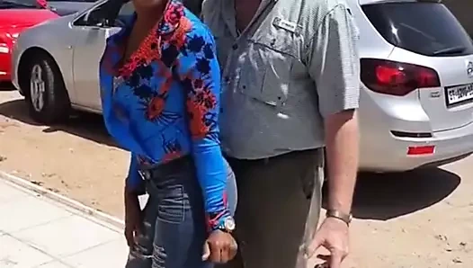 Ben üvey babam kenya'da siyah bir çapa ile