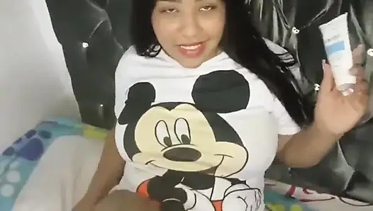 Kolombiyalı esmer hayatından çok sıkıldı komşusunu emiyor!!