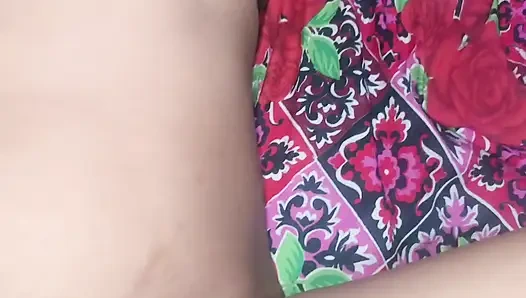 Mi pene grueso en el apretado coño de la ama de casa india Rita Kaki