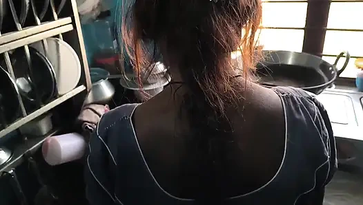 Büyük götü domaltarak sikiyor