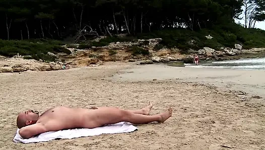 Jessica Jensen - plaja geldi ve sadece yarağıyla ilgileniyordu