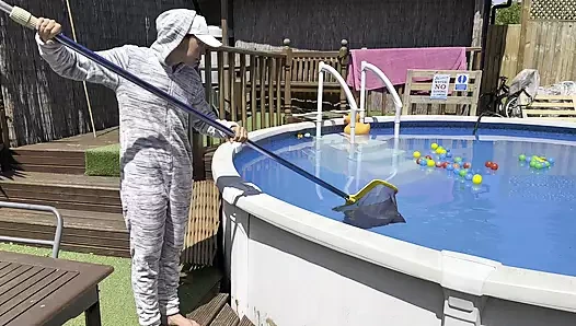 Onesie Wetlook havuzda