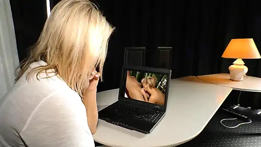 Sıcak anlar için azgın masaj krallığı