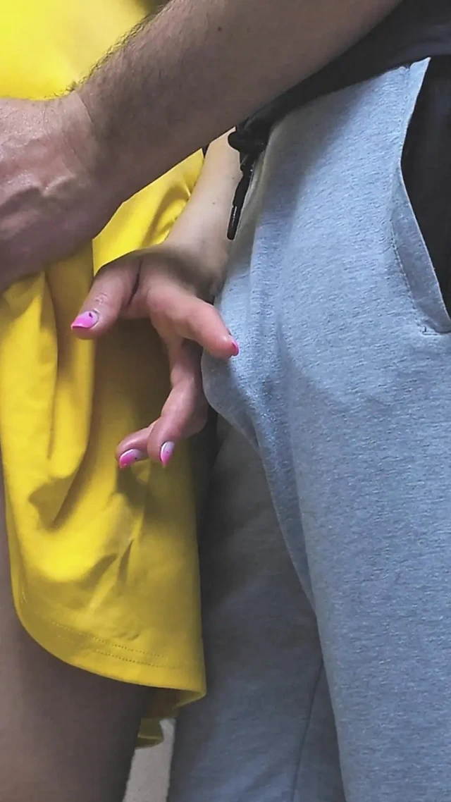 Girl Caught In Public Bus While She Stroking Stranger's Cock Until Ejaculation