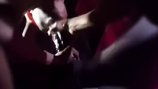 Aşağıdan Büyük Bir Yarağı Sağıyor