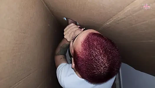 Glory hole: Carahoney bu penisle eğleniyor