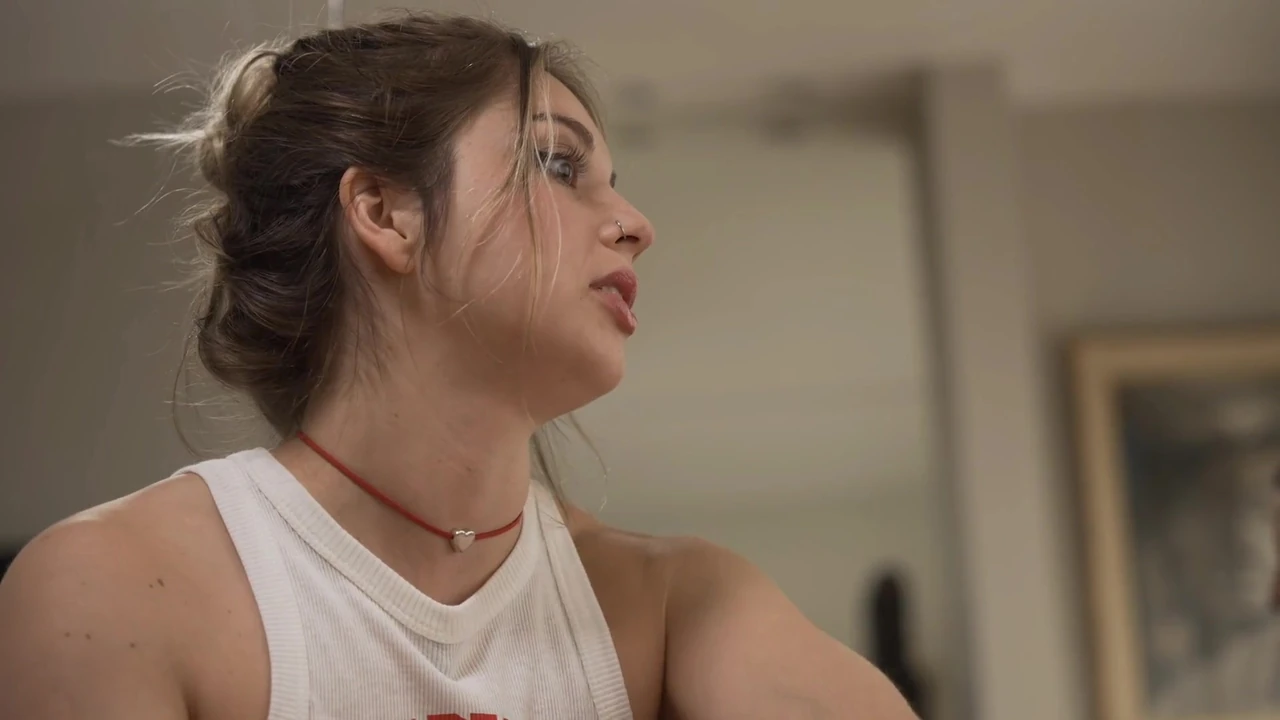 मैं अपने सबसे अच्छे दोस्त का प्रेमी हूं जब वह वहां नहीं है