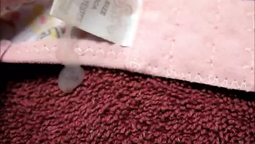 Küçük kelebek sutyen üzerinde Cum