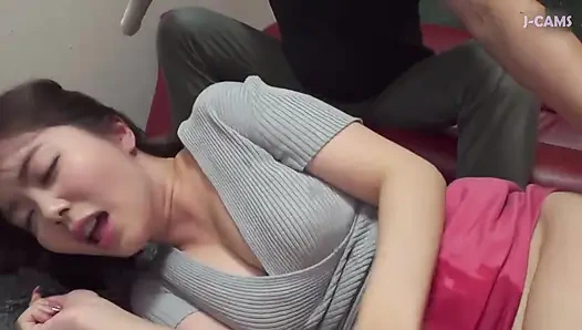 Oyuncağının gitmesine izin vermeyi reddettiğinde huzursuz öğleden sonra çıldırıyor - 02