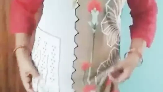 New Mami meri ghar aayi mene usko ptake nude open video