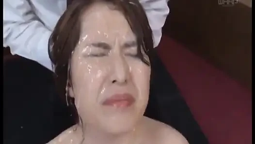 Kahyanın çilesi. Yuriko üvey babasının zalim tuzağına düşüyor - 1
