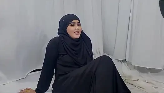 Hintli Bengalli sadia yenge onu tadını çıkarmak için Cox's Bazar Oteline getirdi