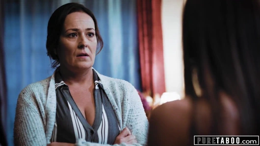 Saf tabu, kyler quinn üvey anne ve üvey babasıyla yakalandı