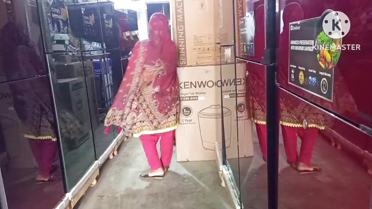 I Meet Secretly with My Boyfriend at Midnight sarakhan