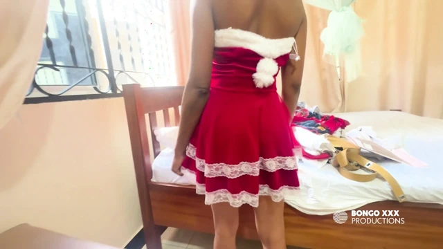 Torun anne Noel tavşanını kıyafet gibi giyiyor, böylece onu götünden sikebiliyorum -[ai-generated]