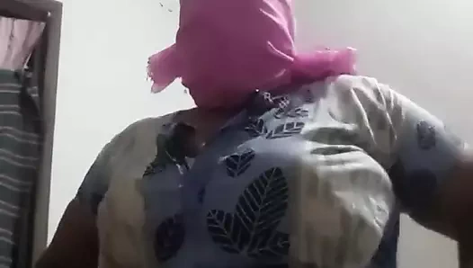 Hintli teyze mastürbasyon