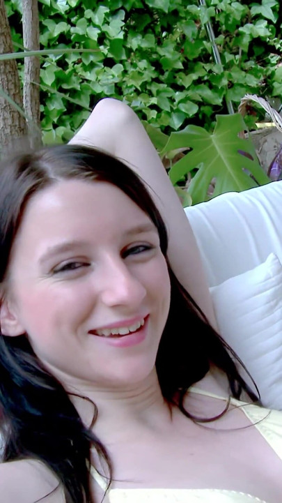 Pauline Cooper: Pauline Cooper ile seksi video röportajı