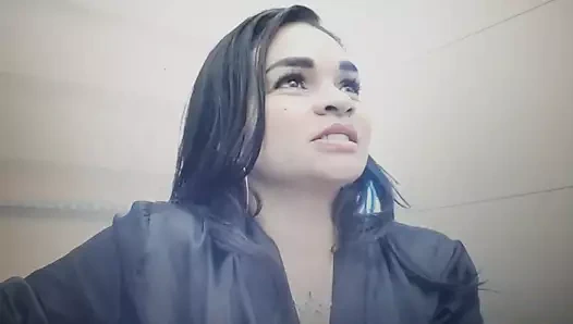 Latina seksi kam ve berbat yapay penis