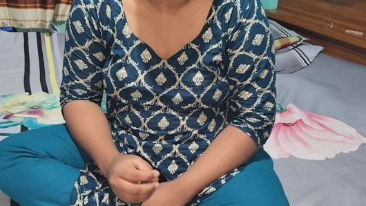 Bengalli evli kadın diğeriyle sikişirken yakalandı sonra sert sikişiyor