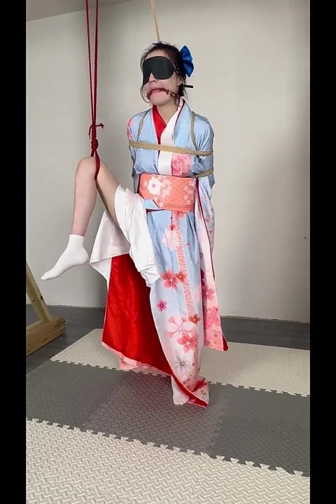 Güneşli bir günde kimono giymenin doruk versiyonu
