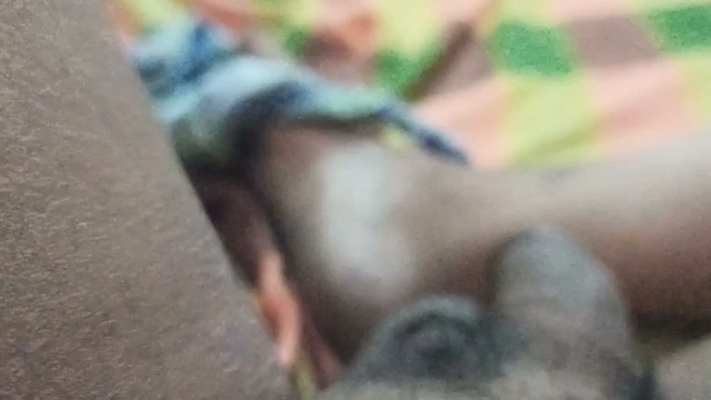 Küçük sikim sigara içiyor