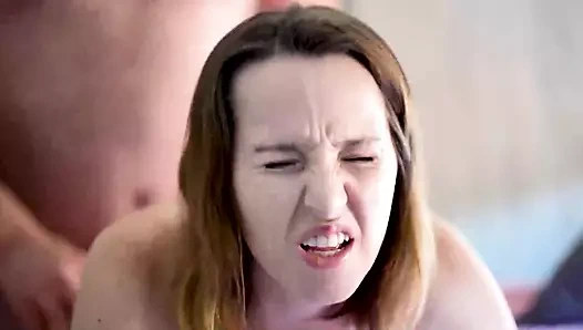 Esmer kadın sert sikiliyor