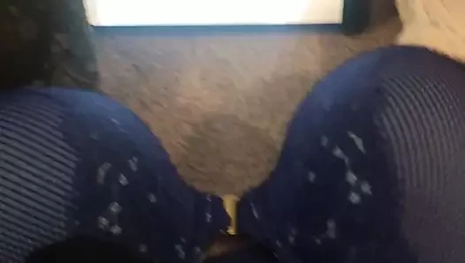 Stoking hanımları sütyen ve külot için joi porno cumshot