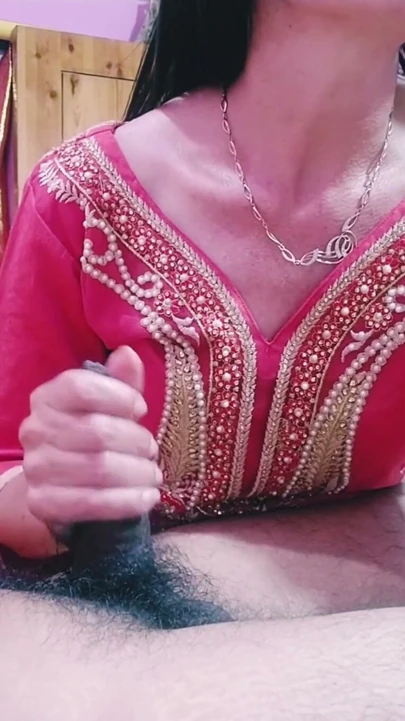 Azgın orta yaşlı seksi kadın büyük gerçek siyah yarak istiyor inanılmaz sert | Klip 1