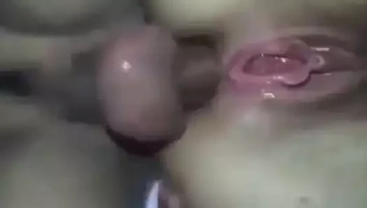 azgın desi karısının hindistan cevizi yağı ile ilk anal