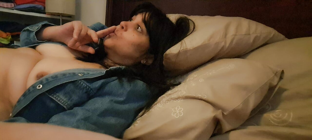 Kocamı sikmiyordum sen vardın ve neredeyse yakalanıyorduk