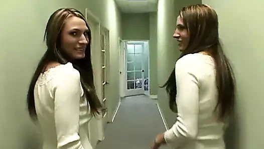 Simpson ikizler mastürbasyon yapmak yan yana