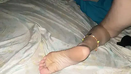 Üvey teyzem ağrılı bir şekilde ona yardım etmemi istedi