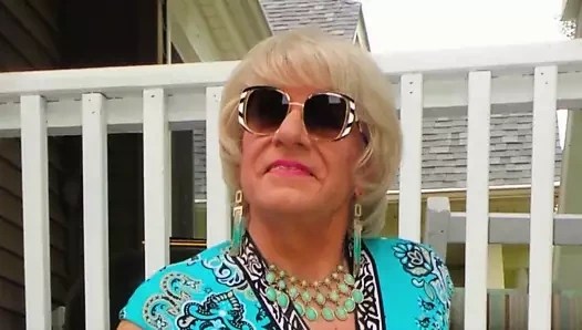 Ben, bir Alman travesti.